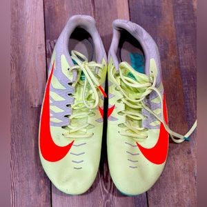 Track and field shoes